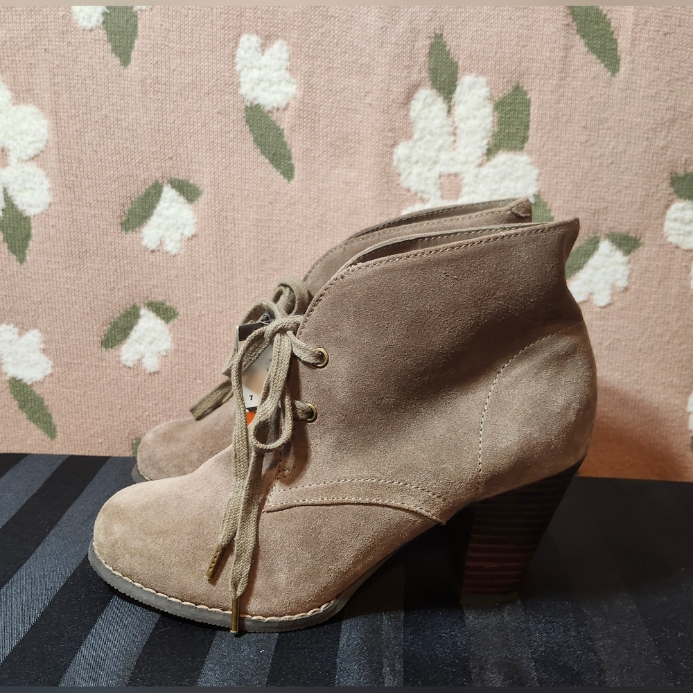 DENVER HAYES WOMEN BROWN SUEDE LEATHER LACE UP ANKLE BOOT US SIZE 7 New